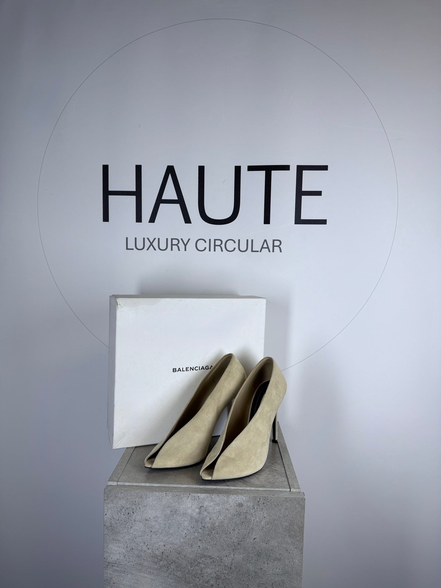 BALENCIAGA suede peep-toe shoes UK7 / EU40